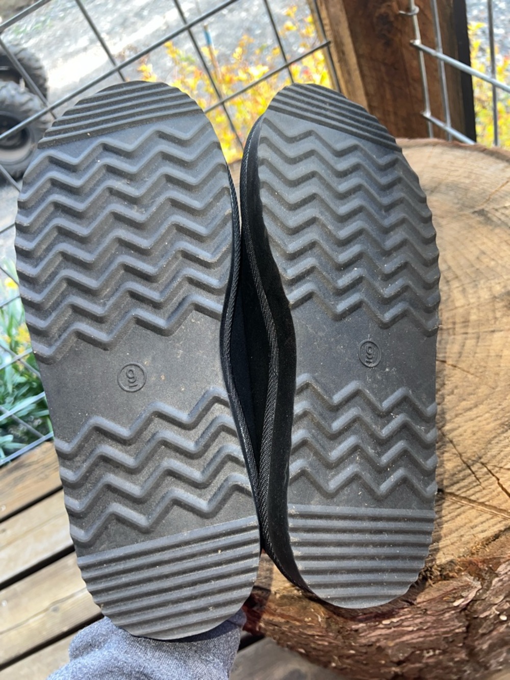 Black Slippers - Picture 4 of 8